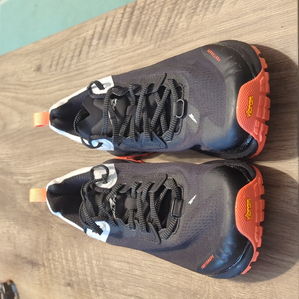 Altra Olympus 4